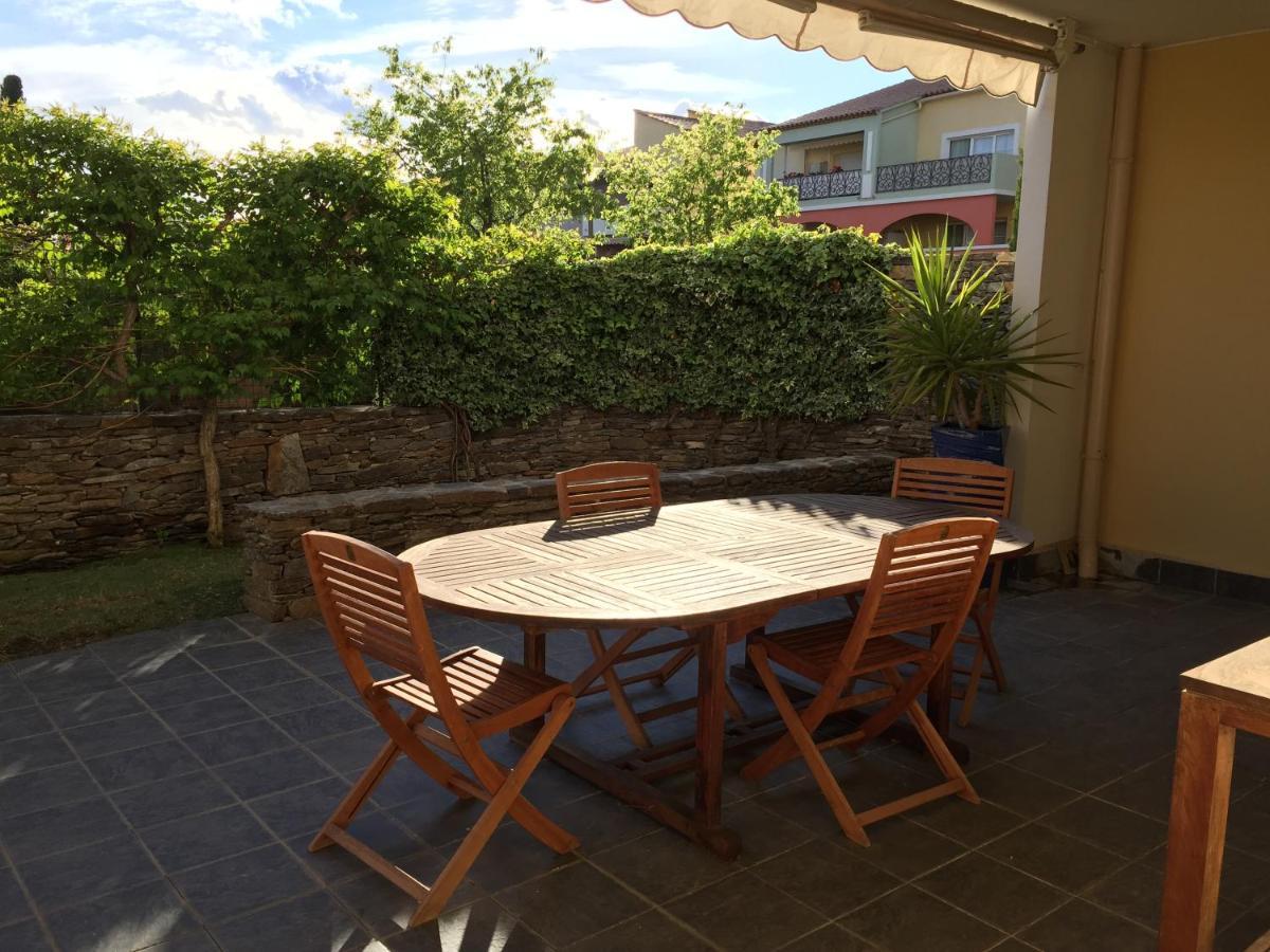 Le Palais Venitien Apartment Saint-Cyr-sur-Mer Bagian luar foto