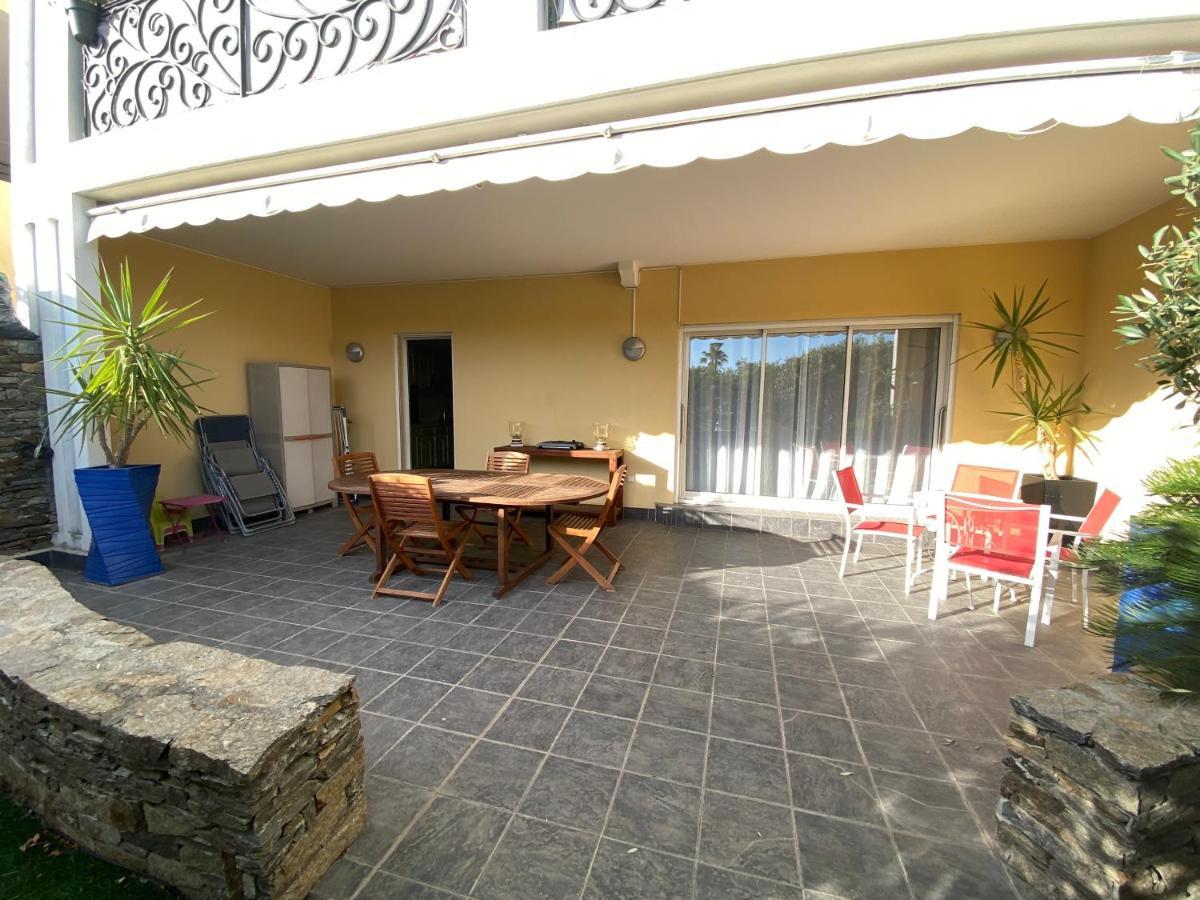Le Palais Venitien Apartment Saint-Cyr-sur-Mer Bagian luar foto