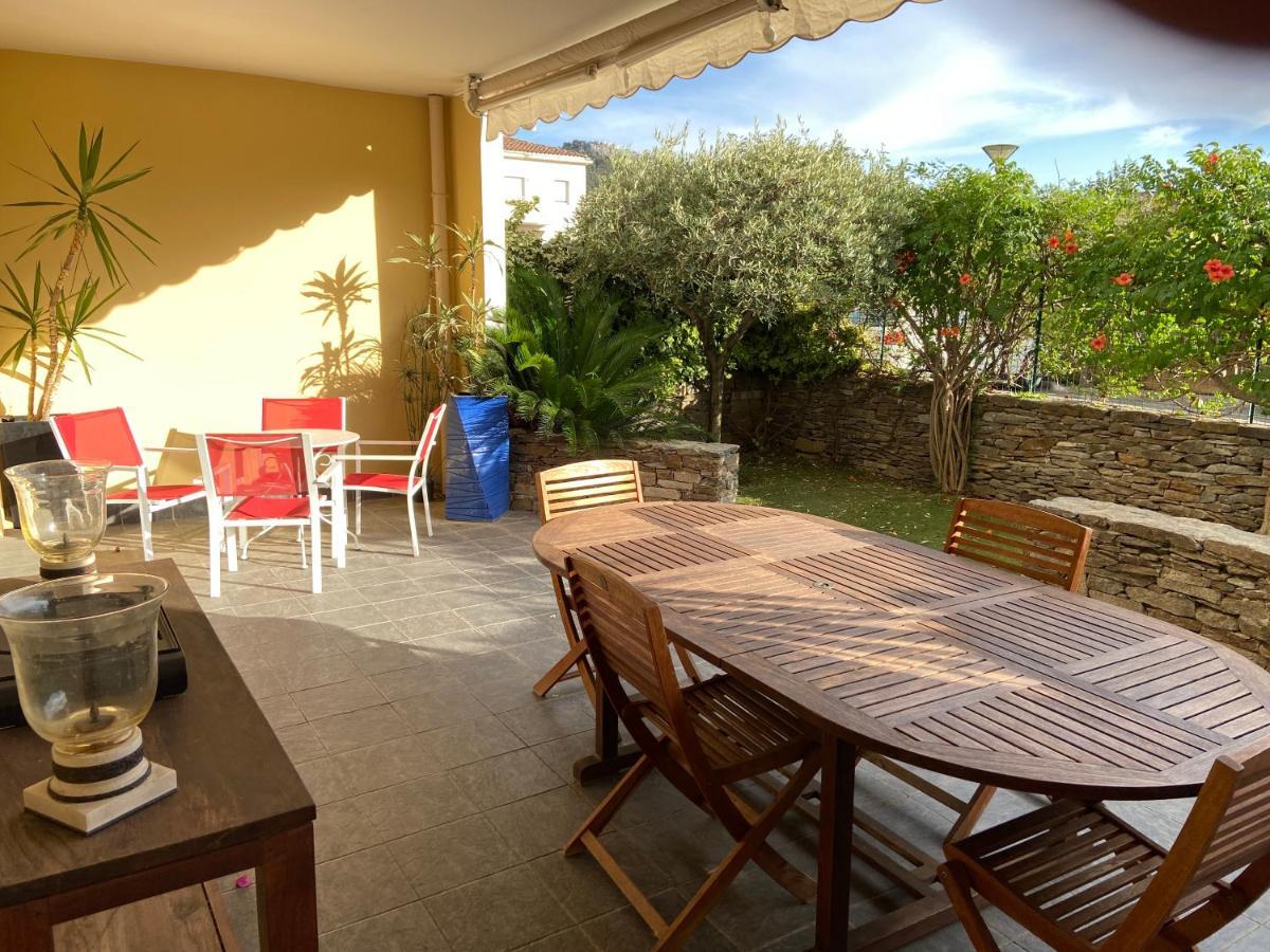 Le Palais Venitien Apartment Saint-Cyr-sur-Mer Bagian luar foto