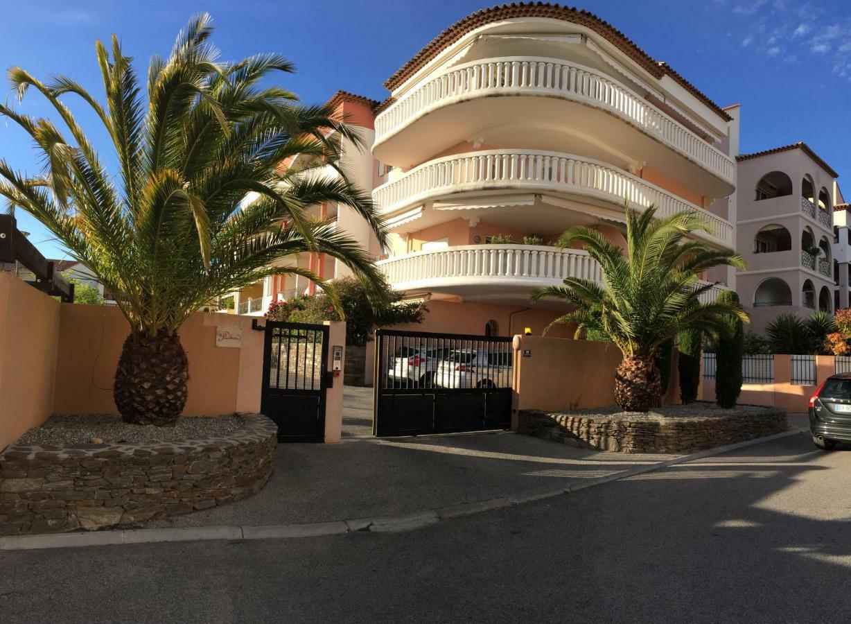 Le Palais Venitien Apartment Saint-Cyr-sur-Mer Bagian luar foto